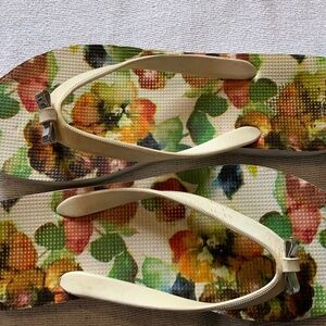 COACH Sandals Sz 8.5 to 9 US silver Bow rubber Upper